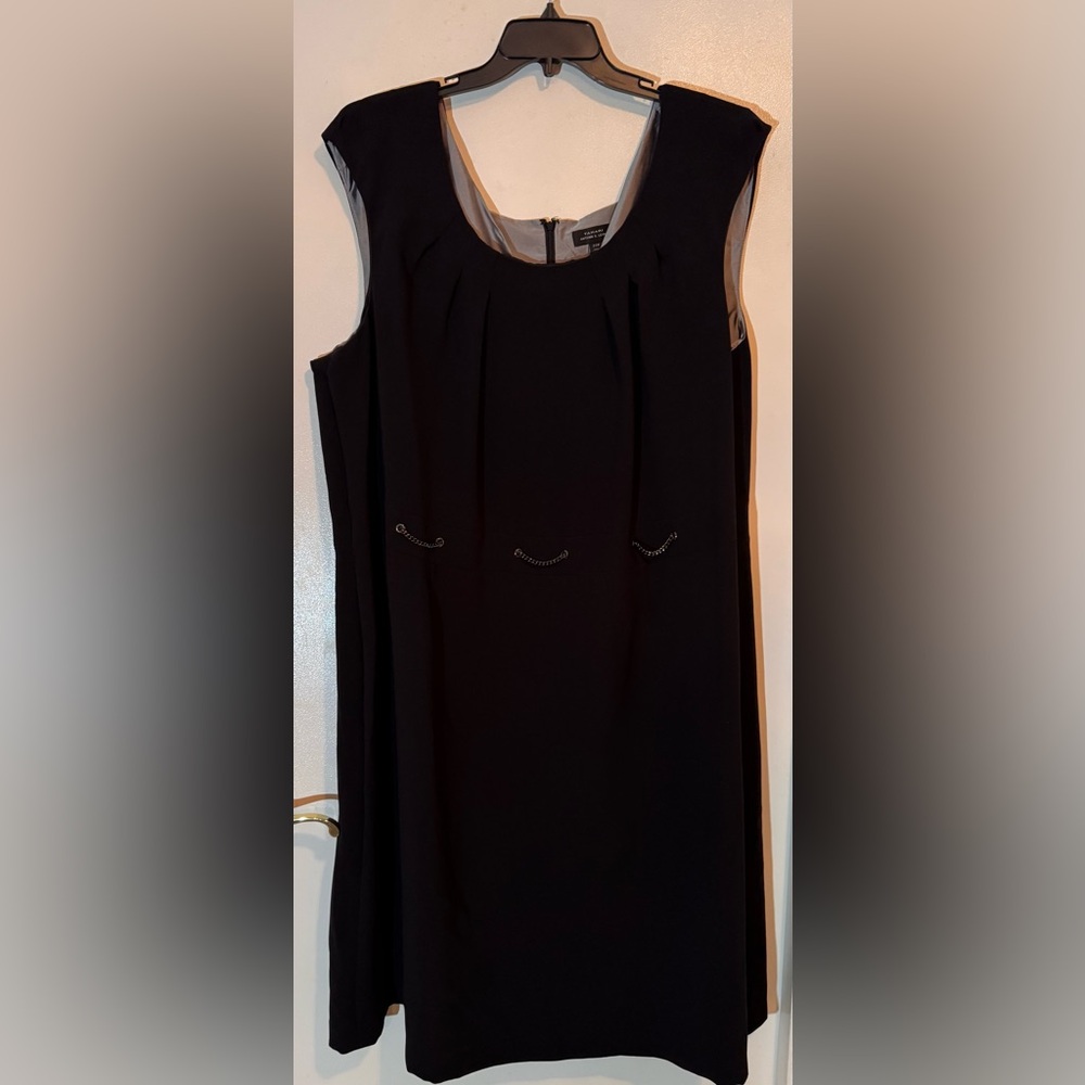 Tahari Black Sleeveless Dress